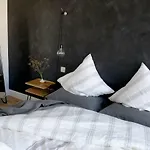 The Doghouse B&B